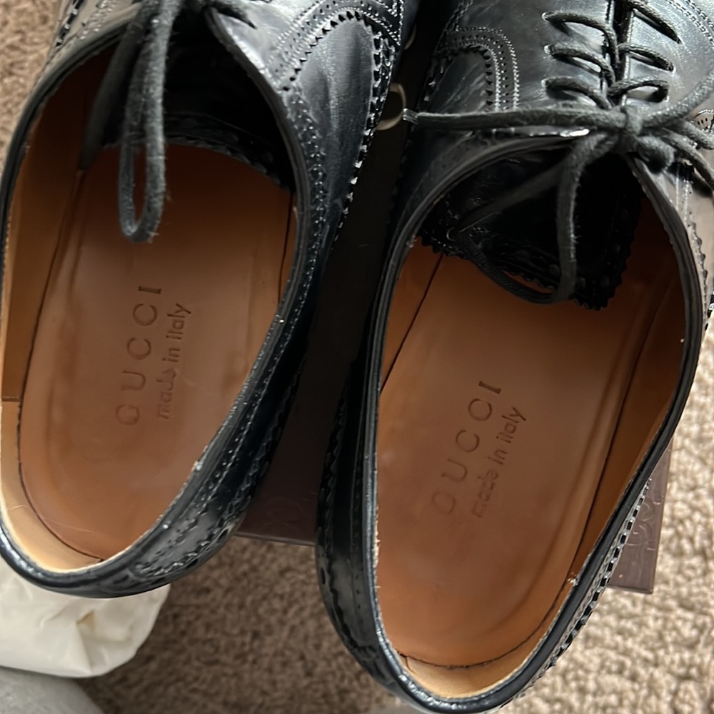 Gucci Lace Up shoe with Brogue detail - Picture 5 of 9